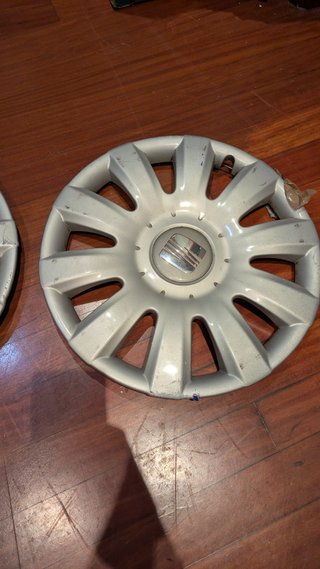 Tapacubos Seat León 2 15