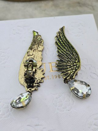 Pendientes Alas con Gota Brillante