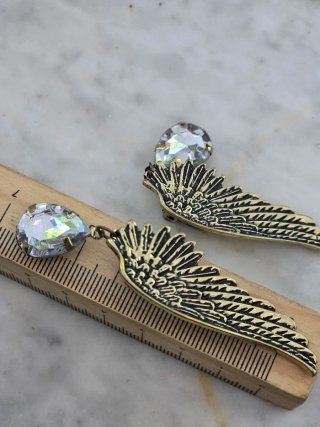 Pendientes Alas con Gota Brillante