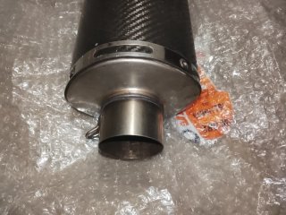 Silencioso Arrow Carbono