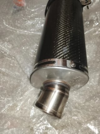 Silencioso Arrow Carbono