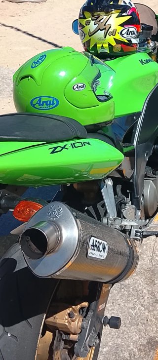 Silencioso Arrow Carbono