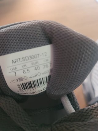 Zapatillas deportivas eluccon grises y rosas
