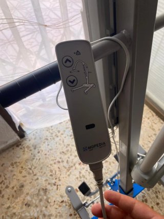 GRUA DE MOVILIDAD PARA PERSONA CON DISCAPACIDAD