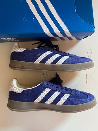 Adidas Gazelle Azul marino pavo electrico y Blanco