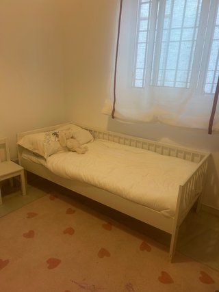 Cama infantil IKEA blanca + 2 colchones+ barrera