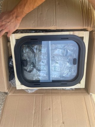Ventana corredera camper Apsis 400x300
