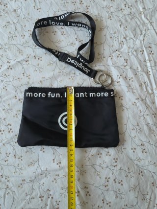 Bolso monedero Desigual negro