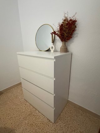 Cómoda blanca 4 cajones Ikea