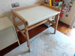 Escritorio infantil IKEA Flisat regulable altura