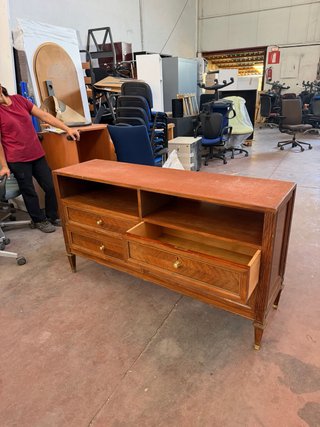 Mueble clásico de madera