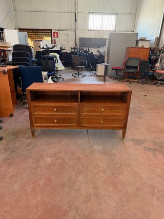 Mueble clásico de madera