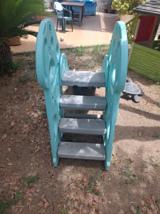 Tobogán infantil azul y gris