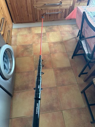 Caña de surfcasting con carrete