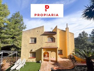 Chalet en venta en Vallirana
