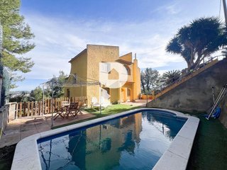Chalet en venta en Vallirana
