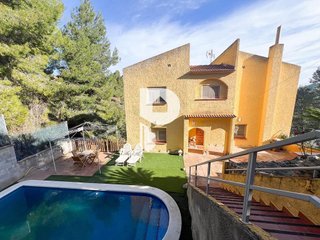Chalet en venta en Vallirana