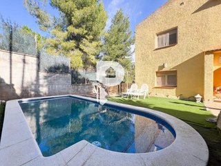 Chalet en venta en Vallirana