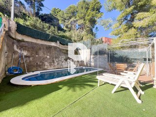Chalet en venta en Vallirana