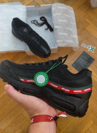 Nike Air Max 95 Undefeated Negra Roja