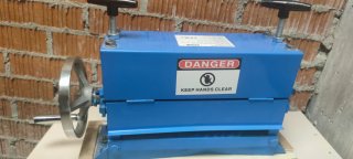Pelacables manual azul