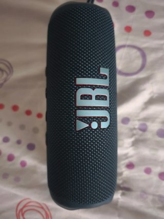 Altavoz JBL azul