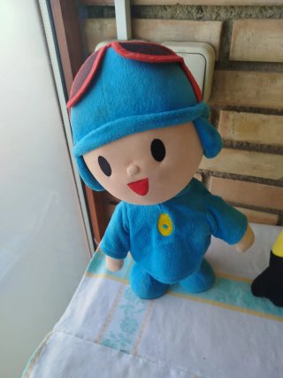 Muñecos Minion y Pocoyó muy grandes