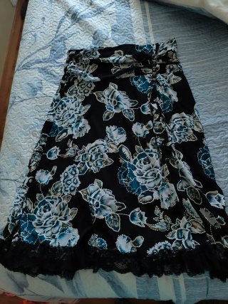 Falda midi estampada flores talla L