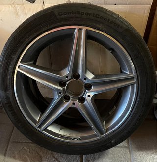Llanta Mercedes AMG 235/45 - R18.