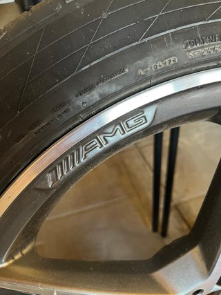 Llanta Mercedes AMG 235/45 - R18.
