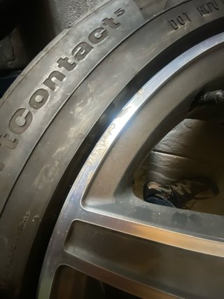 Llanta Mercedes AMG 235/45 - R18.