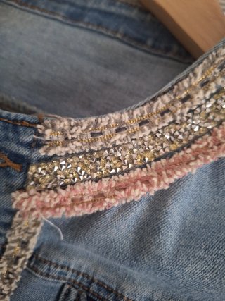 Chaqueta vaquera con detalles