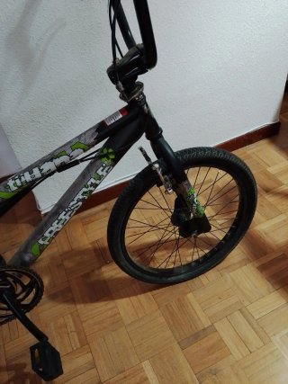 Bicicleta BMX Freestyle Negra