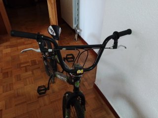 Bicicleta BMX Freestyle Negra