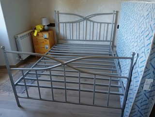 Cama 135cm con somier metálico