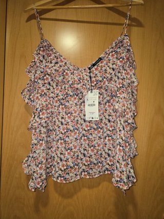 Top ZARA floral rosa