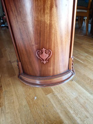 Mesa de salón extensible de madera