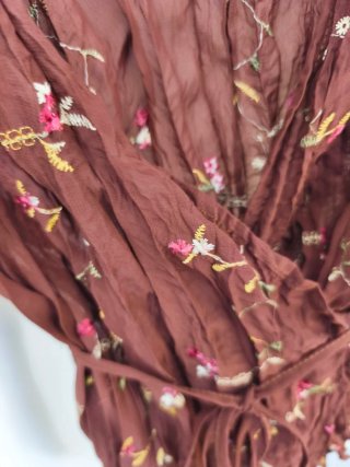 Camisa Gasa Marrón Bordada Flores