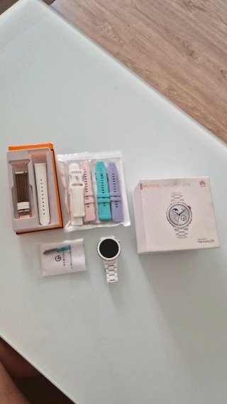 Huawei Watch GT 3 Pro  Blanco y dorado