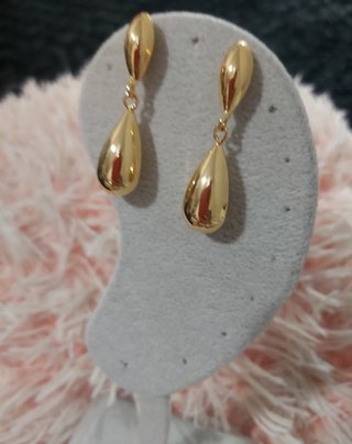 Pendientes Largos de Lágrima Chapado en Oro 18K