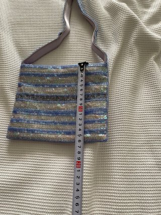 Bolso fiesta morado / lila con pedrería
