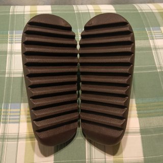 •Adidas Yeezy Slide•