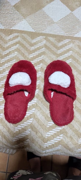 Zapatillas de estar por casa rojas y blancas