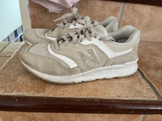 Zapatillas New Balance Beige/Blanco