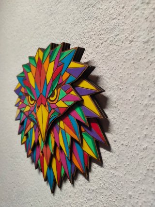 Aquila geometrica in legno colorata
