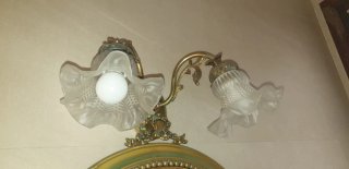 Espejo Ovalado Dorado con Aplique de Luz a juego