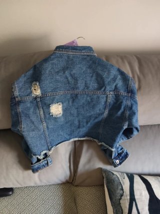 Chaqueta vaquera desgastada