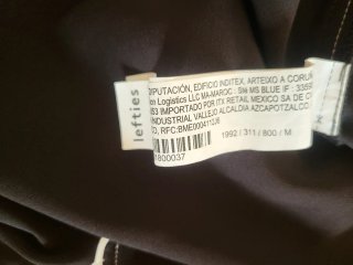 Bermudas negras con detalles blancos
