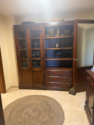 Mueble de madera banak, en perfecto estado