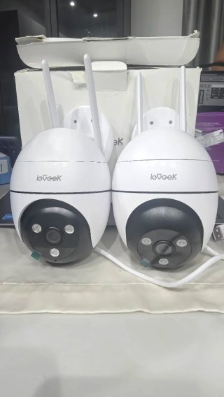 Telecamera ioGeek bianca e nera